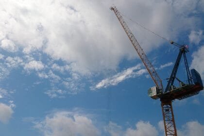Sürdürülebilirlik Baskısı: Elektrikli Vinçlere Geçiş Hızlanıyor - Makina Gündem